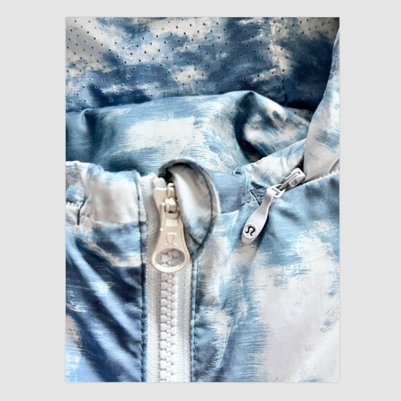 Lululemon Miss Misty II Windbreaker Jacket Size 2 Blue Tie Dye Full Zip Hoodie - Picture 6 of 11